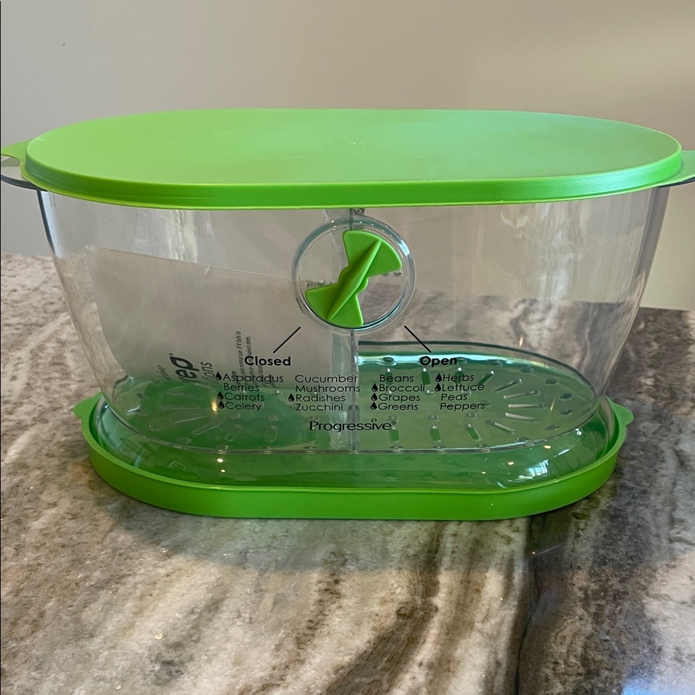 Progressive Vegetable Storage Keeper/ Container 4.5 liters NWOT